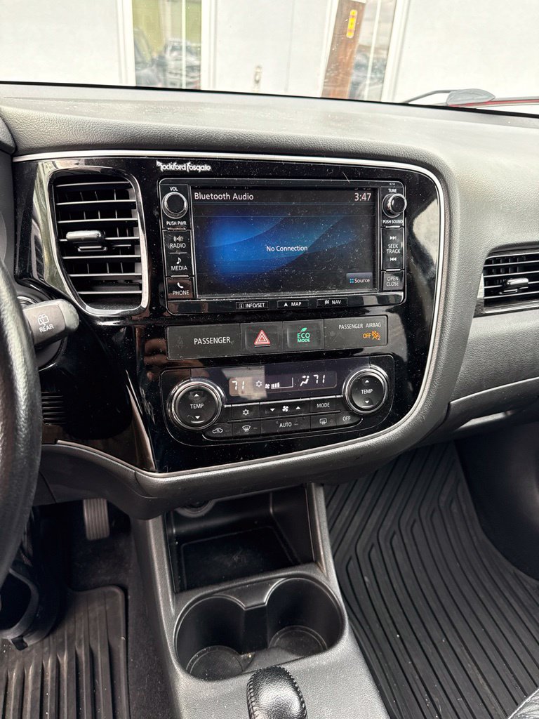 Used 2016 Mitsubishi Outlander SE AWD/4WD image 12