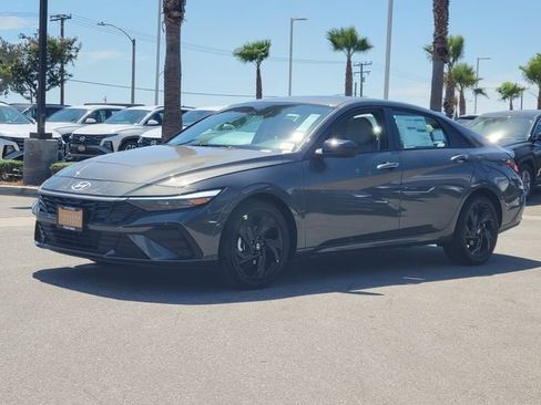 New 2026 Hyundai Elantra SEL Sport FWD image 2