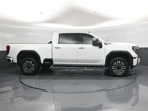 Used 2024 GMC Sierra 2500 Denali w/ Denali Reserve Package AWD/4WD image 2
