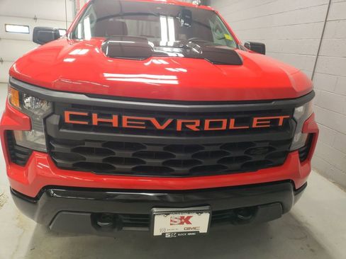 Used 2024 Chevrolet Silverado 1500 Custom Trail Boss w/ Turbomax Blackout Package AWD/4WD image 6