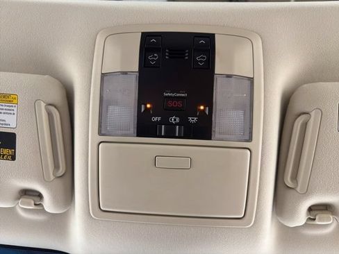 Used 2018 Lexus GX 460 Premium w/ Premium Package AWD/4WD image 28