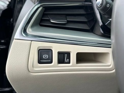 Used 2022 Cadillac XT5 Premium Luxury image 28