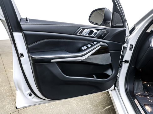 Used 2023 BMW X7 xDrive40i image 22