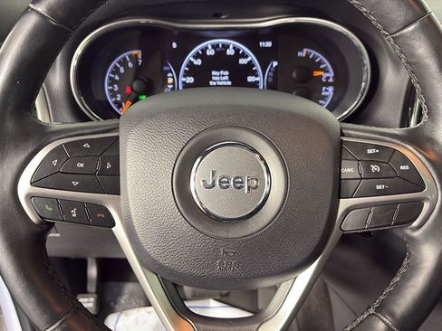 Used 2019 Jeep Grand Cherokee Limited w/ Luxury Group II image 42