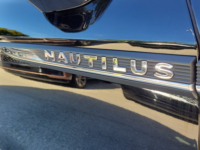 Certified 2022 Lincoln Nautilus FWD w/ Premium Package image 11