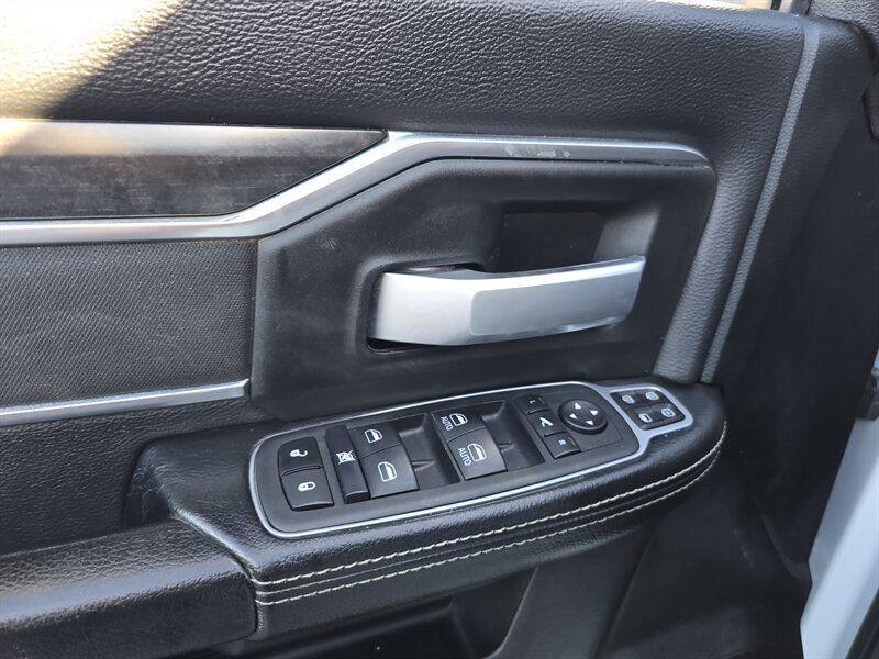 Used 2024 RAM 3500 Big Horn AWD/4WD image 16