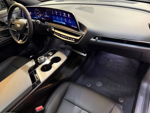 Certified 2024 Cadillac Lyriq Tech RWD image 48