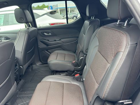 Used 2023 Chevrolet Traverse High Country w/ LPO, 'HIT The Road' Package AWD/4WD image 18