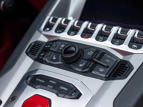 Used 2018 Lamborghini Aventador S AWD/4WD image 61