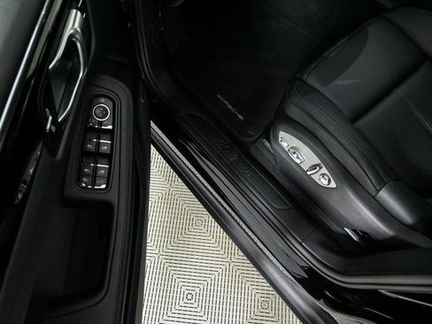 New 2026 Porsche Macan AWD/4WD image 8