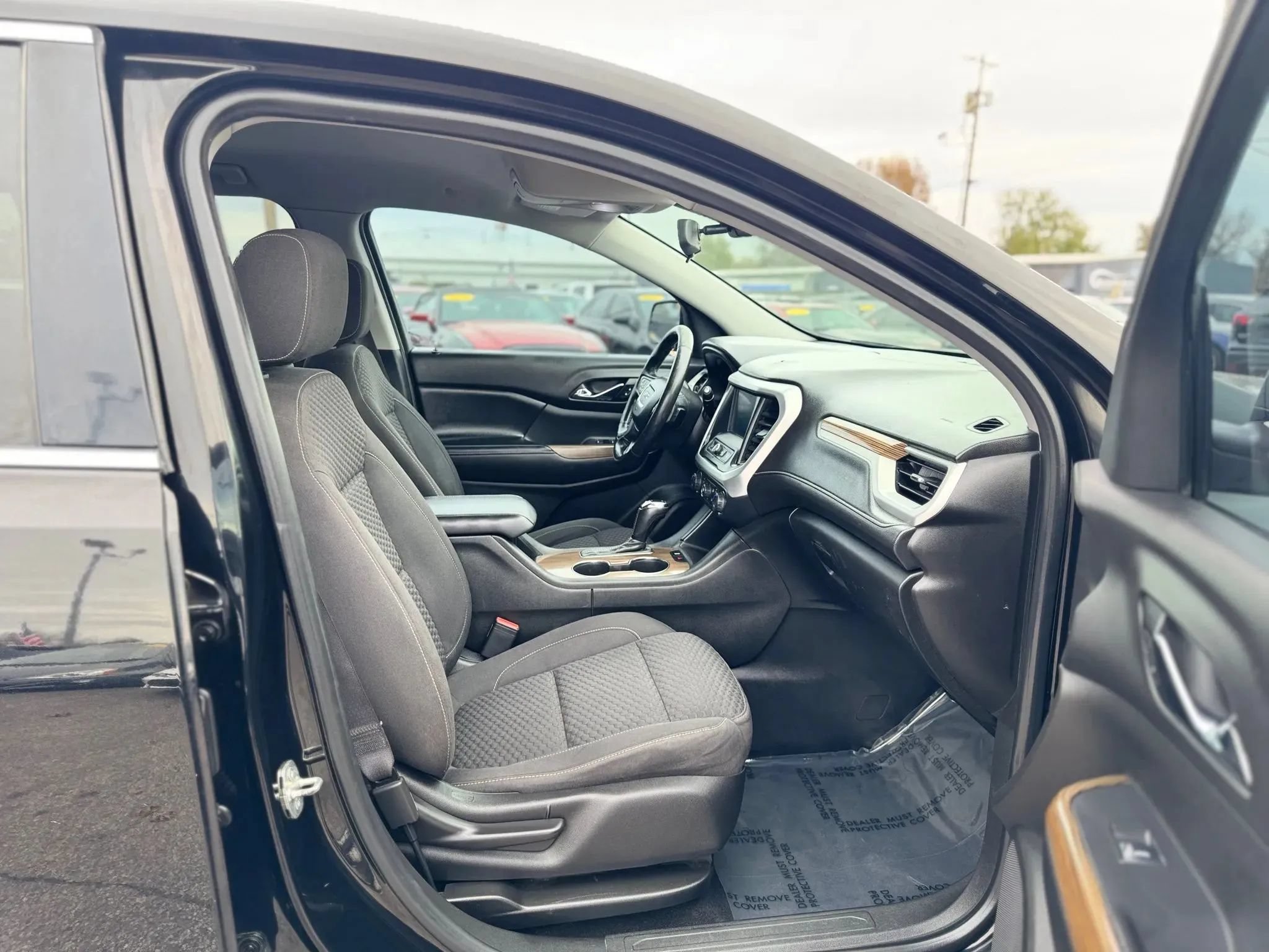 Used 2017 GMC Acadia SLE FWD image 11