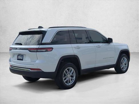 Used 2025 Jeep Grand Cherokee Laredo X w/ Luxury Tech Group I RWD image 5