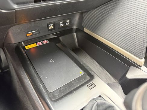 Certified 2025 Toyota Camry SE image 34