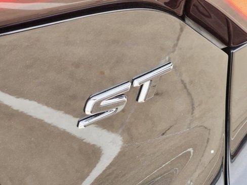 Used 2022 Buick Encore GX Select w/ Sport Touring Package image 9