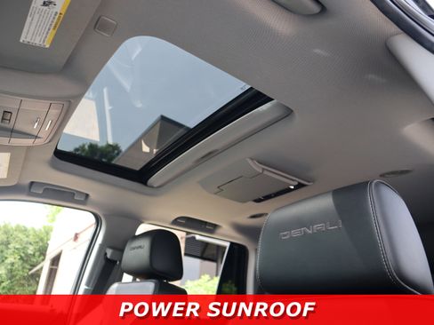 Used 2018 GMC Yukon Denali w/ Open Road Package AWD/4WD image 30