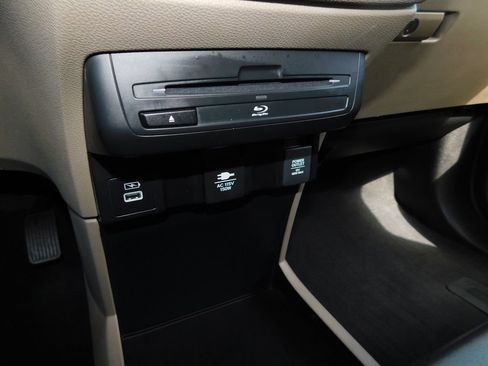 Certified 2022 Honda Odyssey Touring image 48