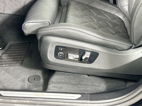 Certified 2026 BMW X7 xDrive40i w/ Climate Comfort Package image 14