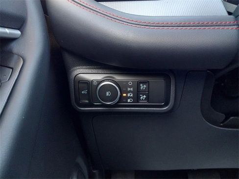 Used 2025 Ford Explorer ST-Line w/ ST-Line Street Pack image 24