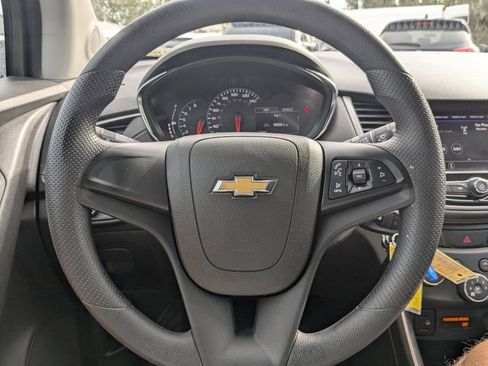 Used 2020 Chevrolet Trax LS image 25