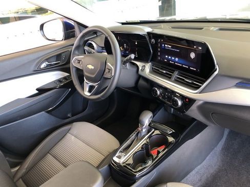 Used 2024 Chevrolet Trax LT w/ Driver Confidence Package image 45