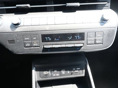 Used 2024 Hyundai Kona Limited AWD/4WD image 18
