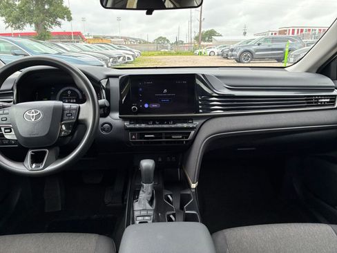 Used 2025 Toyota Camry LE FWD image 14