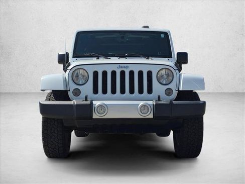 Used 2015 Jeep Wrangler Unlimited Sahara w/ Dual Top Group AWD/4WD image 2