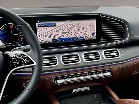 Used 2025 Mercedes-Benz GLE 450e 4MATIC image 6