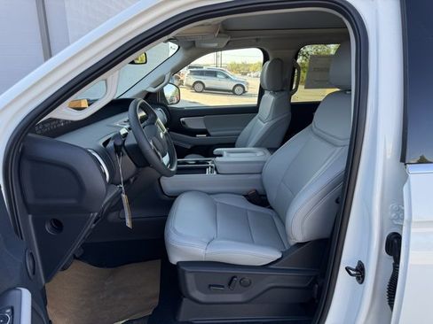 New 2025 Ford Expedition Max Active image 13