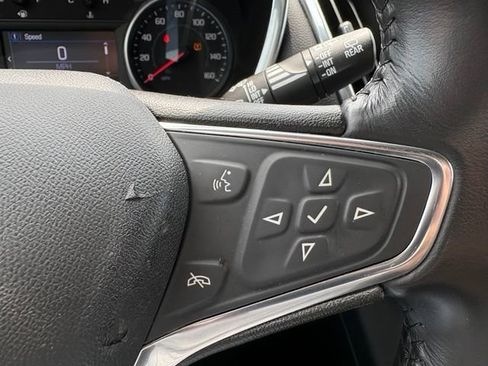 Used 2019 Chevrolet Equinox LT w/ Driver Convenience Package FWD image 25