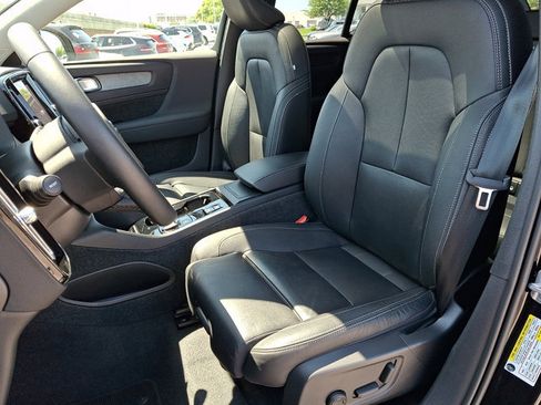Used 2024 Volvo XC40 B5 Plus w/ Protection Package Premier AWD/4WD image 14