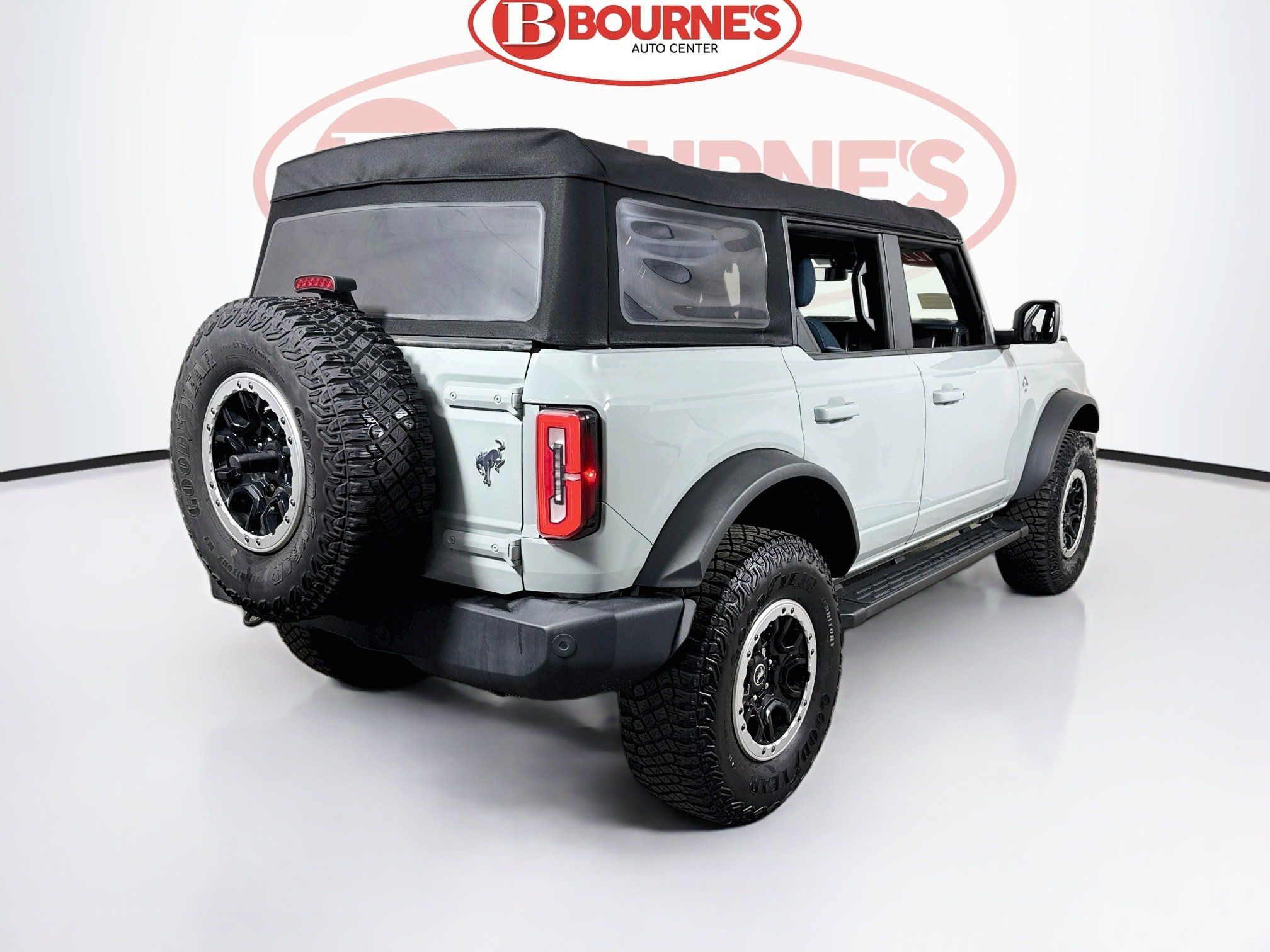 Used 2022 Ford Bronco Outer Banks w/ Sasquatch Package AWD/4WD image 10