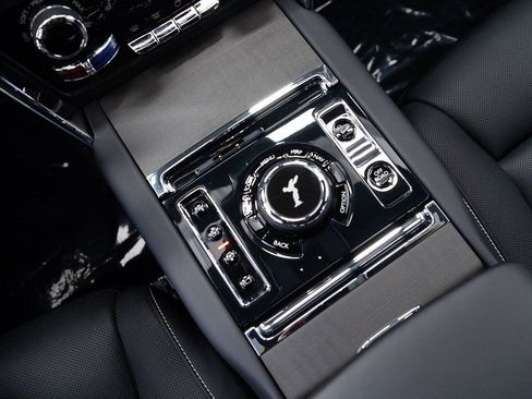 Certified 2024 Rolls-Royce Cullinan image 39