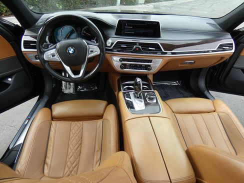 Used 2016 BMW 750i xDrive image 23