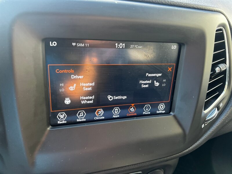 Used 2017 Jeep Compass Latitude w/ Popular Equipment Group AWD/4WD image 35