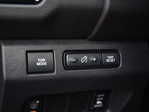 Certified 2025 Nissan Frontier PRO-4X w/ Pro Convenience Package image 13