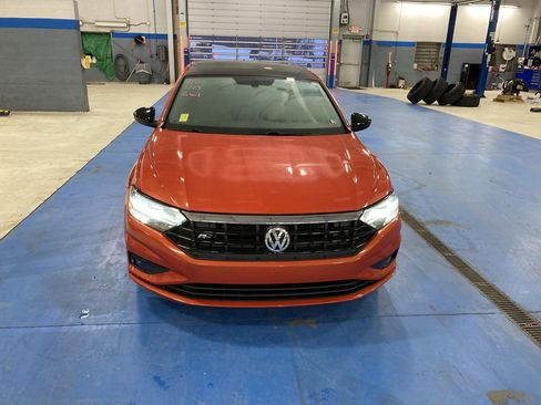 Used 2020 Volkswagen Jetta R-Line w/ R-Line Cold Weather Package image 2