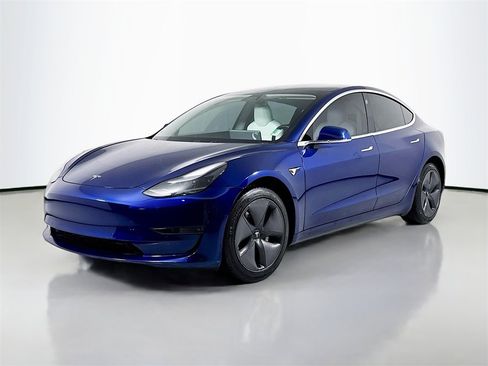 Used 2019 Tesla Model 3 Standard Range image 1