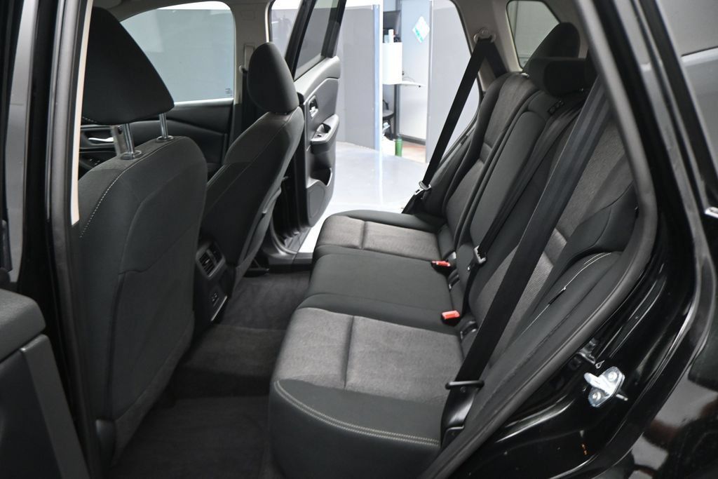 Used 2024 Nissan Rogue SV FWD image 21