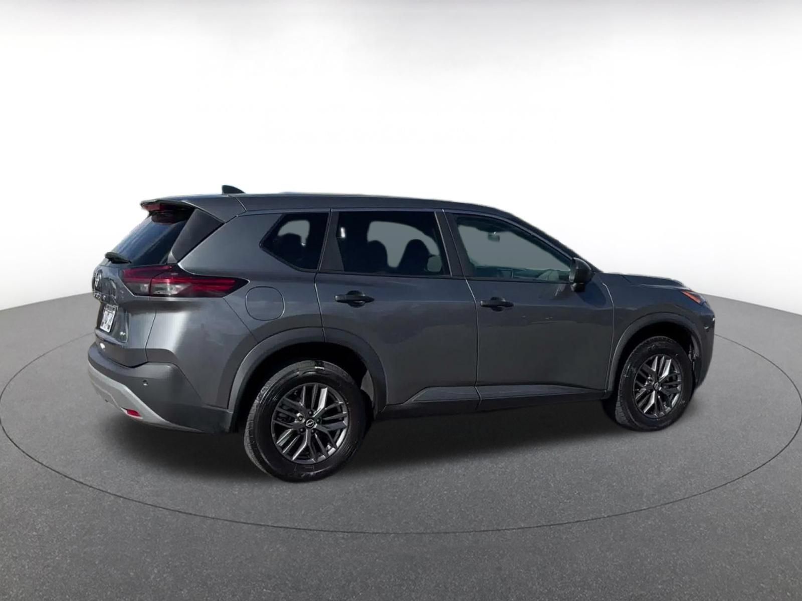 Used 2023 Nissan Rogue S AWD/4WD image 14