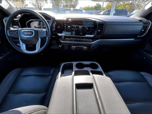 Certified 2025 GMC Sierra 1500 SLT image 14