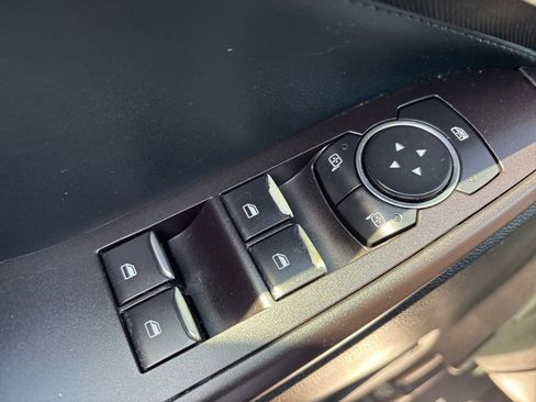 Used 2020 Ford Explorer XLT RWD image 23
