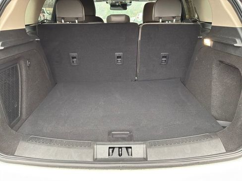 Used 2025 Lincoln Corsair Premiere image 26