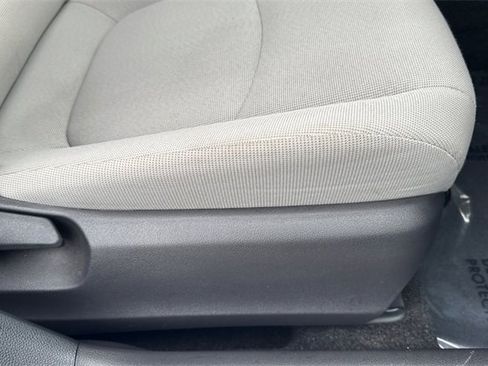 Used 2021 Toyota Corolla LE image 23