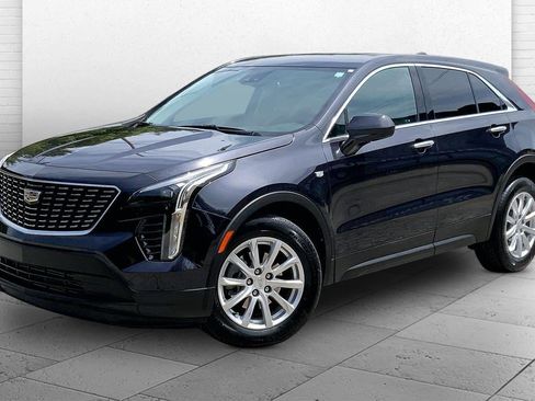 Certified 2023 Cadillac XT4 Luxury w/ Cold Weather Package FWD image 13