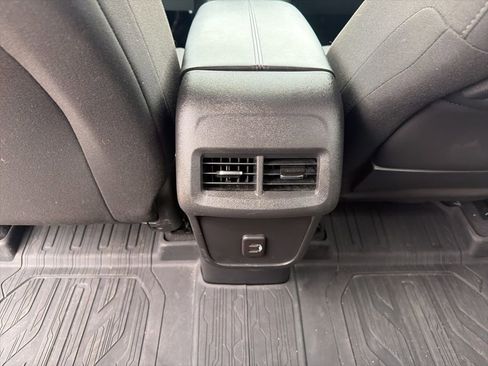 Used 2023 GMC Terrain SLE w/ Driver Convenience Package AWD/4WD image 18