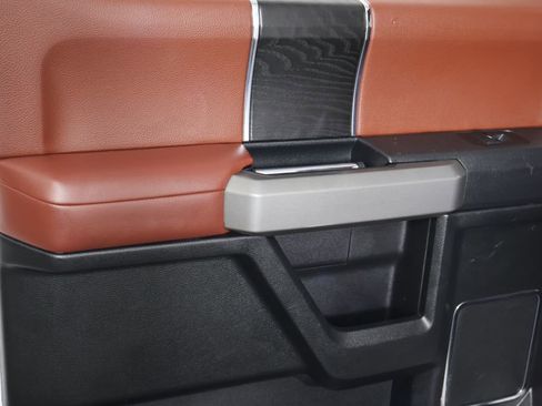 Used 2019 Ford F150 Platinum w/ Equipment Group 701A Luxury image 51