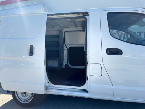 Used 2020 Nissan NV200 S FWD image 27
