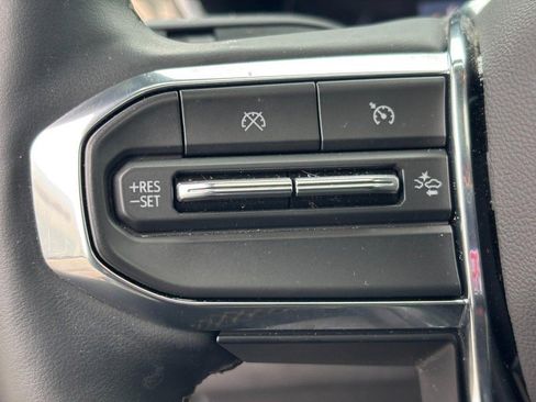 Used 2024 GMC Canyon Denali image 19