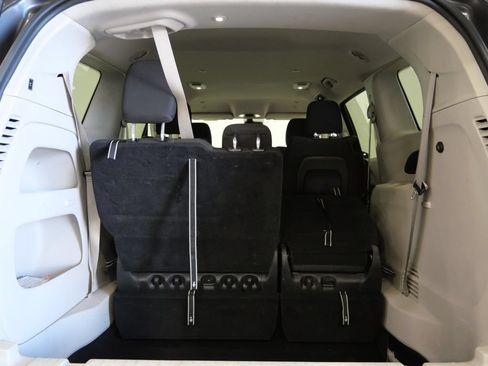 Used 2023 Chrysler Voyager LX FWD image 27